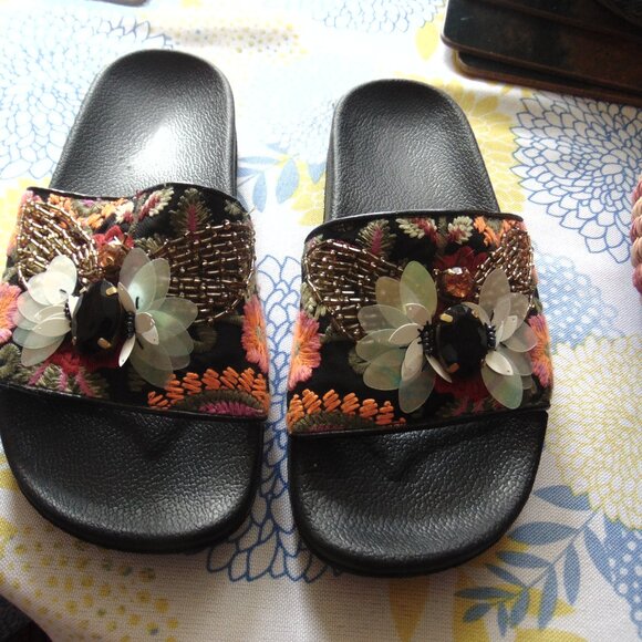 ladies jeweled sandles - Picture 2 of 3